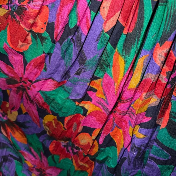 Floral Pleated Maxi Skirt — Multi Color - Picture 5 of 8